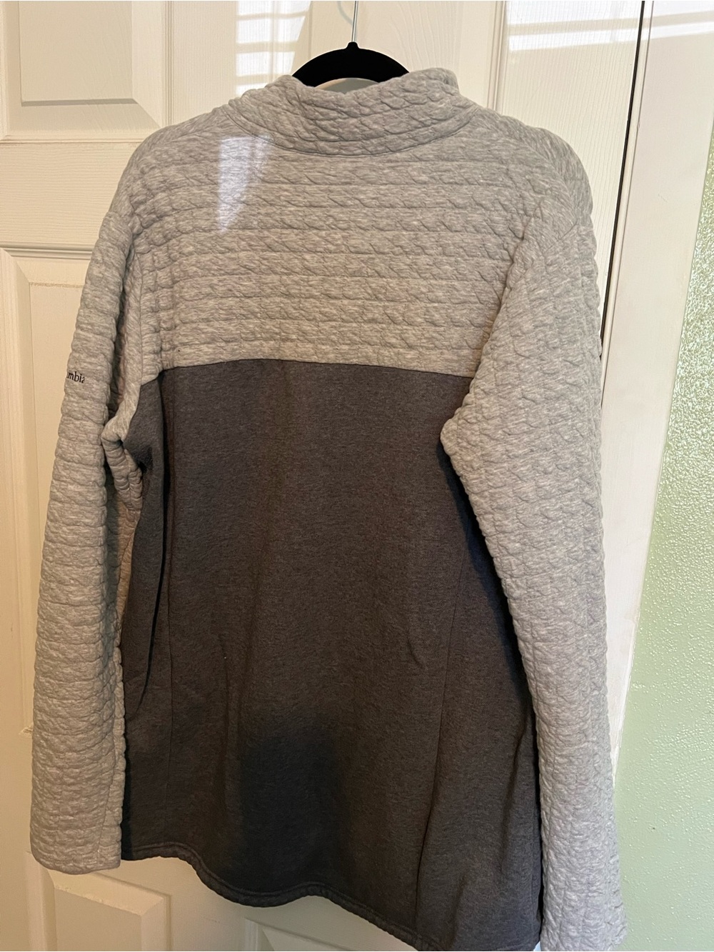 Columbia Two-Tone Gray Quilted Pullover Hoodie